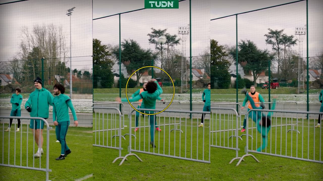 ¡A lo Hugo Sánchez! ‘Chino’ Huerta se luce con chilena en el Anderlecht