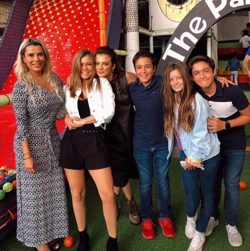 En septiembre de 2019 Silvia Navarro invitó a la tropa Lascuráin y Beatriz Morayra a la fiesta de cumpleaños de su hijo León.