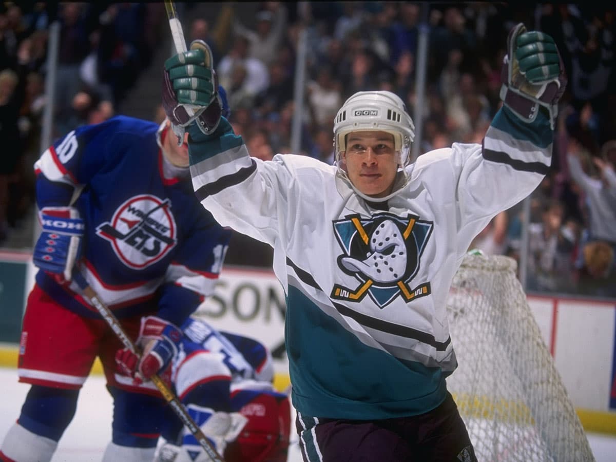 ¿Quiénes eran los integrantes de la película The Mighty Ducks? 