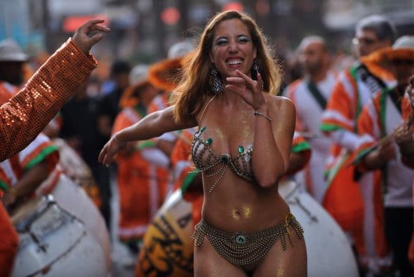 Esta expresión artística y musical llegó a las tierras latinoamericanas con los negros que servian como exclavos en el siglo XVII.