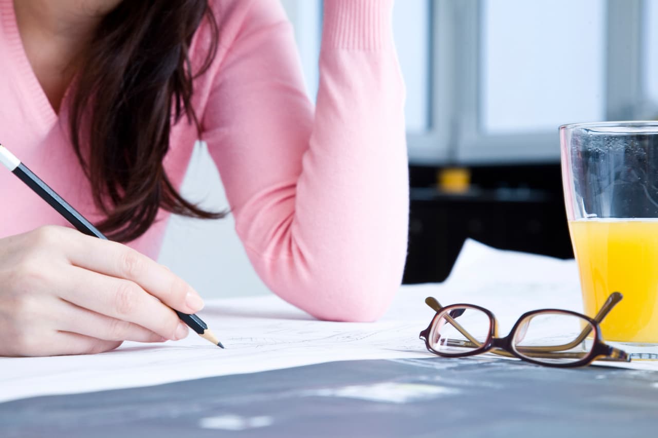 Augustine sugirió revisar las tareas pendientes y ver cuántas horas tienes antes de las fiestas. Tal vez simplemente no puedas terminar todo a tiempo. En ese caso...