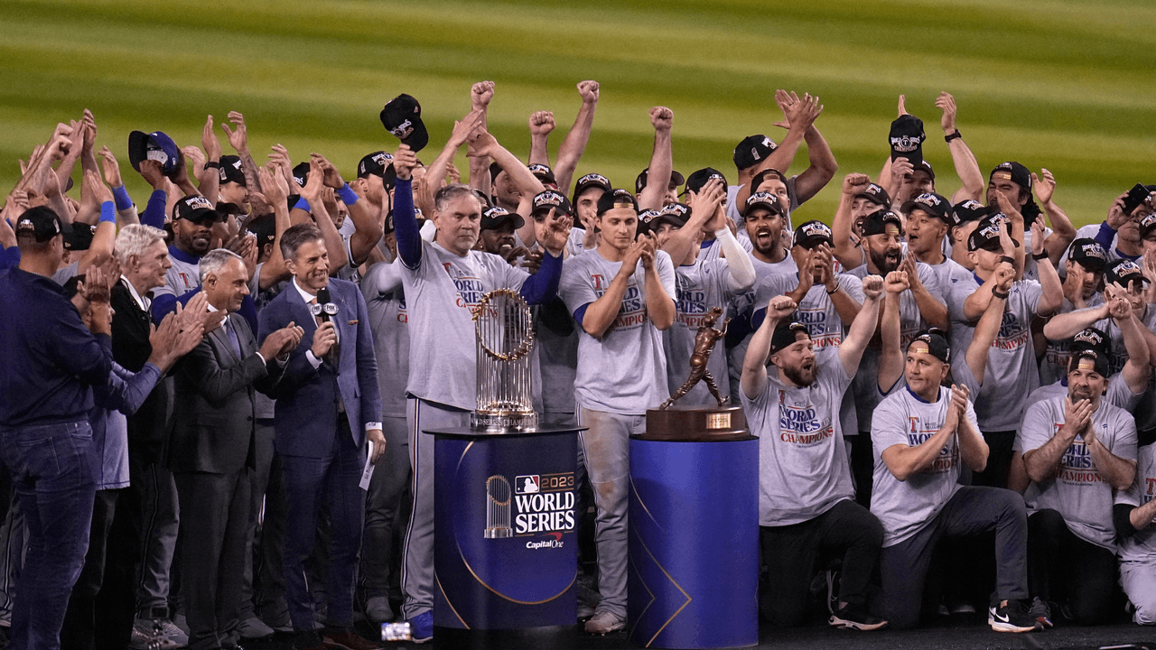 Así recibió el equipo la copa en el estadio Chase Field de Phoenix, en Arizona.