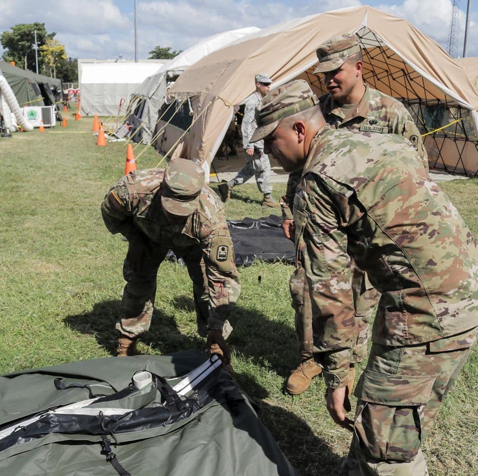 "A raíz del terremoto del 7 de enero de 2020 y sus réplicas, Ciudadanos-Soldados y Aviadores de la Guardia Nacional de Puerto Rico continúan apoyando a los hermanos puertorriqueños en las áreas más afectadas", escribió la 
<a href="https://www.facebook.com/PuertoRicoNationalGuard/" target="_blank">Guardia Nacional de Puerto Rico</a> en facebook.
