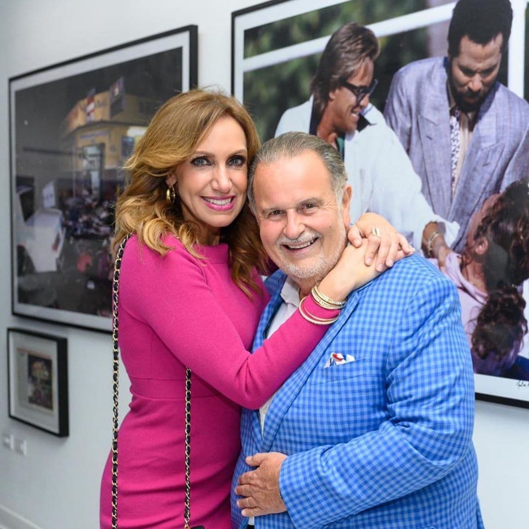 Esas 
<b><a href="https://www.univision.com/noticias/entre-golpes-atentados-y-princesas-la-vertiginosa-vida-de-fotografo-que-no-conocias-del-gordo-raul-de-molina-fotos">memorias</a></b> que logró capturar el presentador en la década de los 80, fueron exhibidas el pasado lunes por Raúl en su hogar en Miami, en el marco del Art Basel de Miami Beach, uno de los festivales de arte más importantes del mundo.