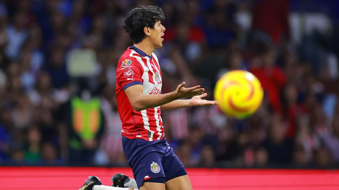 Chivas hace oficial salida de JJ Macías; fichará por Santos Laguna