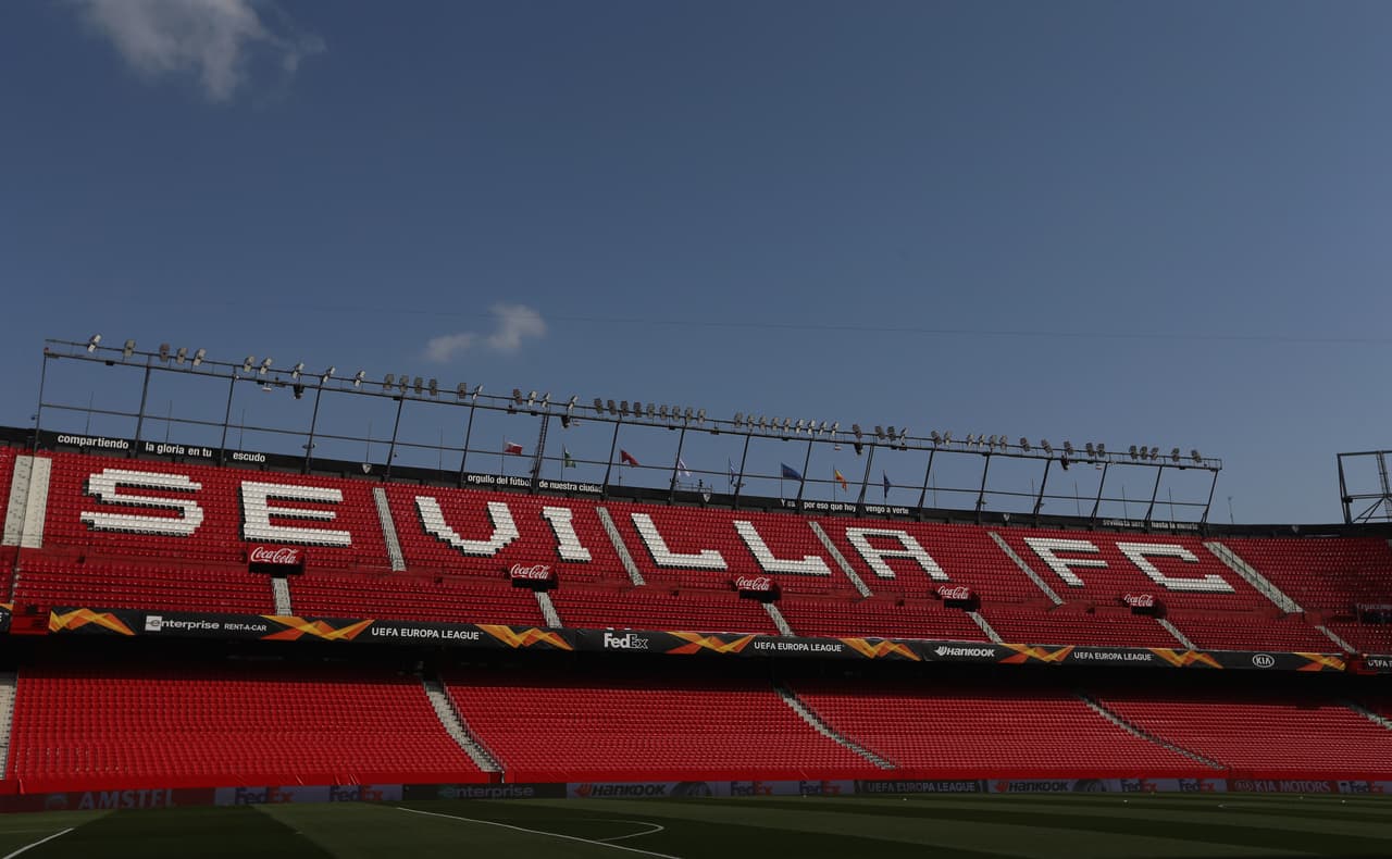 Desde tempranas horas el Ramón Sánchez Pizjuán se fue llenando de color para vivir una jornada especial de la UEFA Europa League entre el Sevilla F.C. y la S.S. Lazio, quienes definirían uno de los clasificados a los octavos de final del torneo continental.