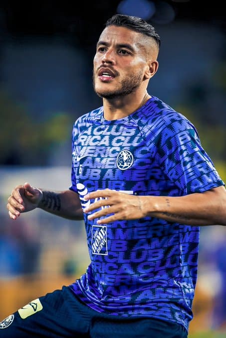 Jurgen Damm descontó al final del primer tiempo y Layún empató al segundo. Sin embargo, un descuido en el área permitió el contrarremate de Maher para el 3-2 y cuando agonizaba el juego, América encontró el 3-3 que obligó a los penales.