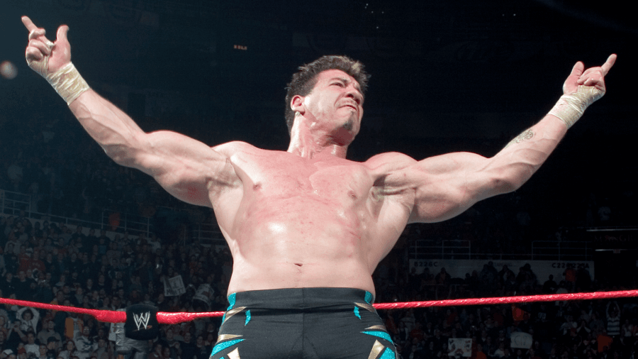 Campeón de Triple Corona y Gran Campeón de la WWE, él es el eterno Eddie Guerrero, que tampoco nació en México, pero sí tuvo nuestra sangre. Tras su temprana muerte, en el 2005, ingresó al Salón de la Fama de la WWE.