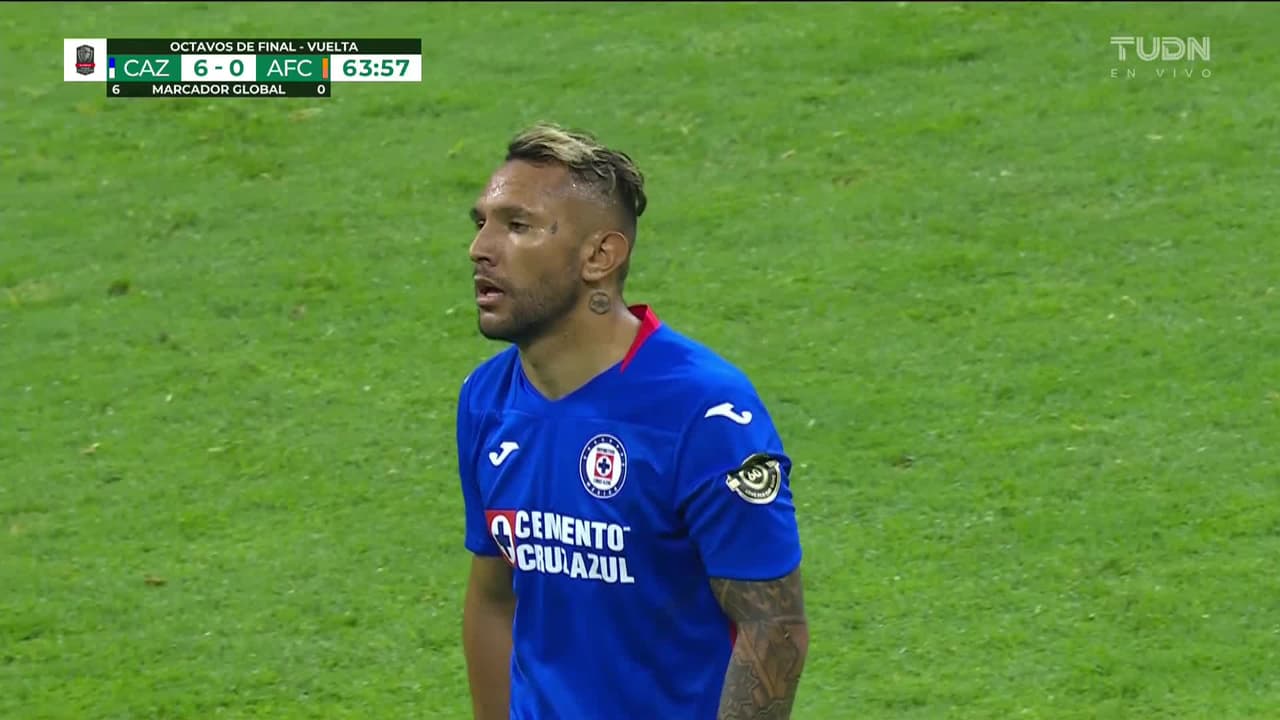 ¡GOL!  anota para Cruz Azul. Walter Montoya