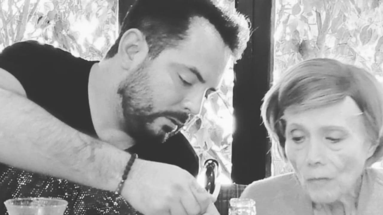 José Eduardo Derbez está de luto y comparte emotiva foto