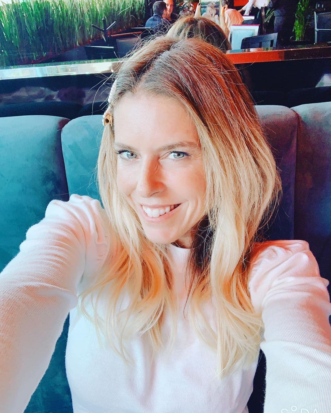 "
<b>Es una familia cercana a nosotros</b>, los quiero mucho y bueno, en la vida a veces pasan cosas, pero a mí no me corresponde la verdad decir nada por respeto a ellos", reiteró.
<br>