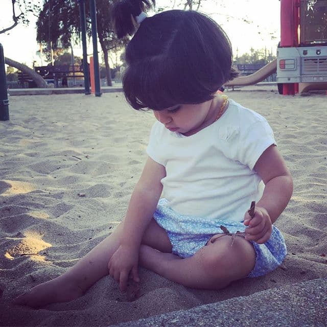 Disfruta de las imágenes más encantadoras de Aitana, la hija de Eugenio y Alessandra.