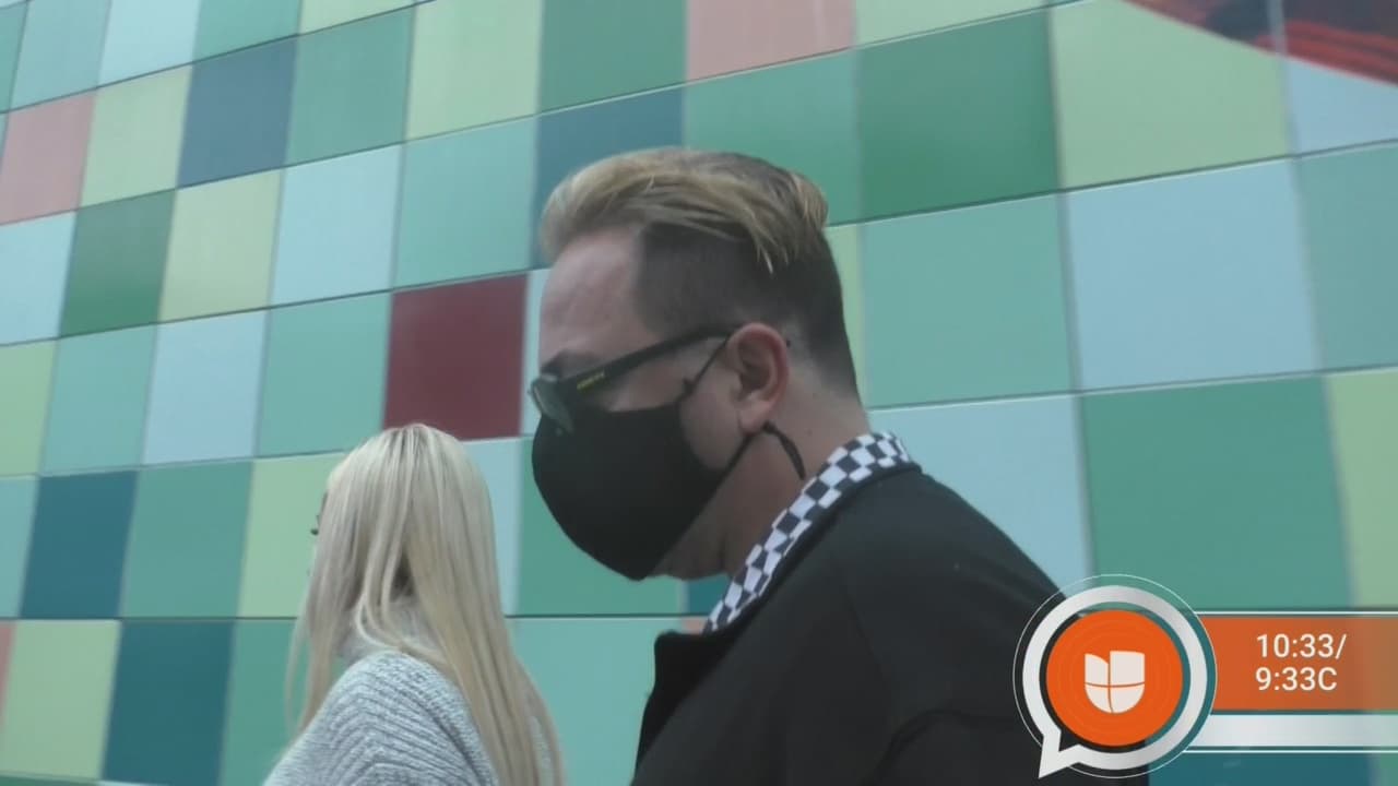 "
<a href="https://www.univision.com/shows/el-gordo-y-la-flaca/cristian-castro-aprendio-pandemia-maradona-reggaeton">Gracias a Dios tengo a mi novia</a>, ahora sí ya puedo platicar un poquito más, estoy muy contento", dijo a la reportera.
<br>