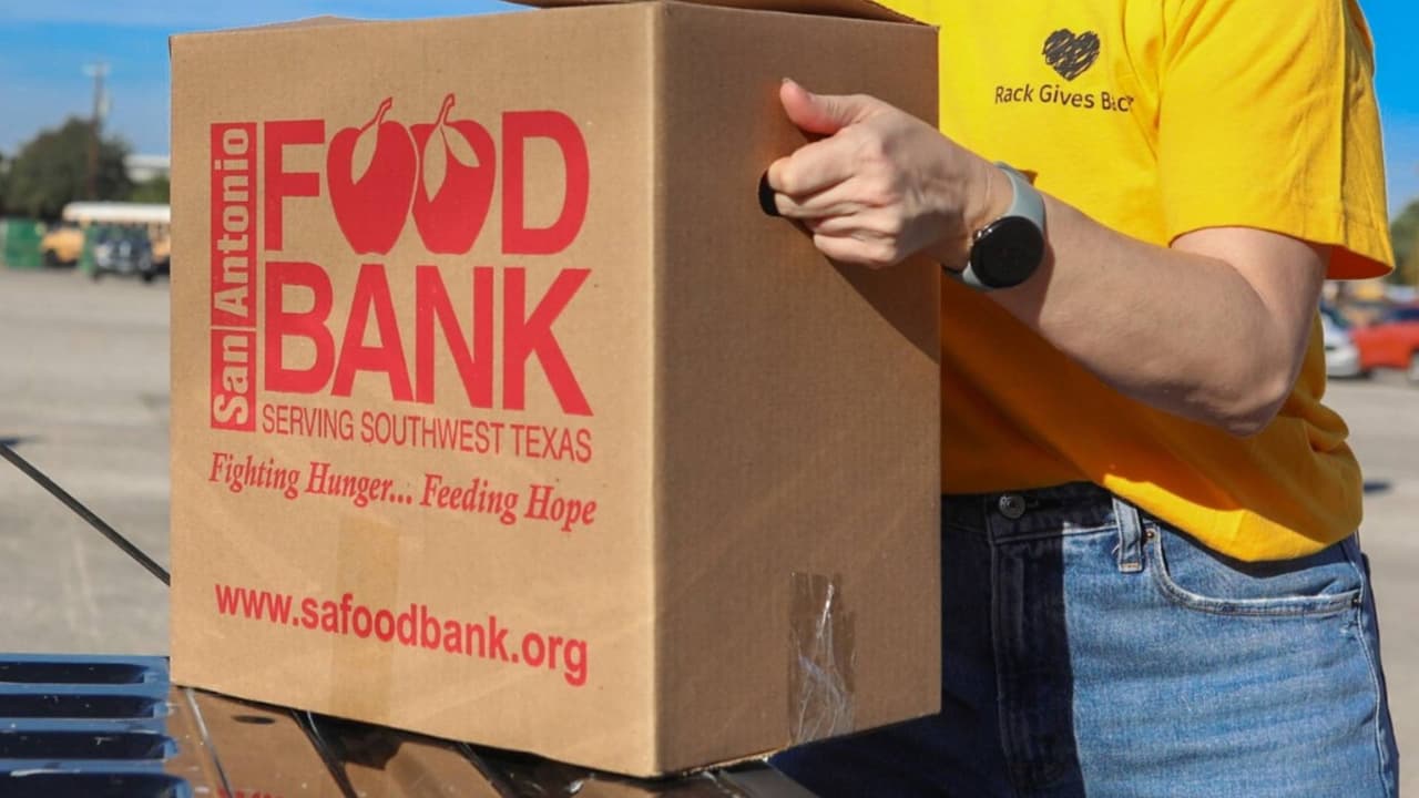 Banco de Comida en San Antonio solicita voluntarios ante suspensión de SNAP
