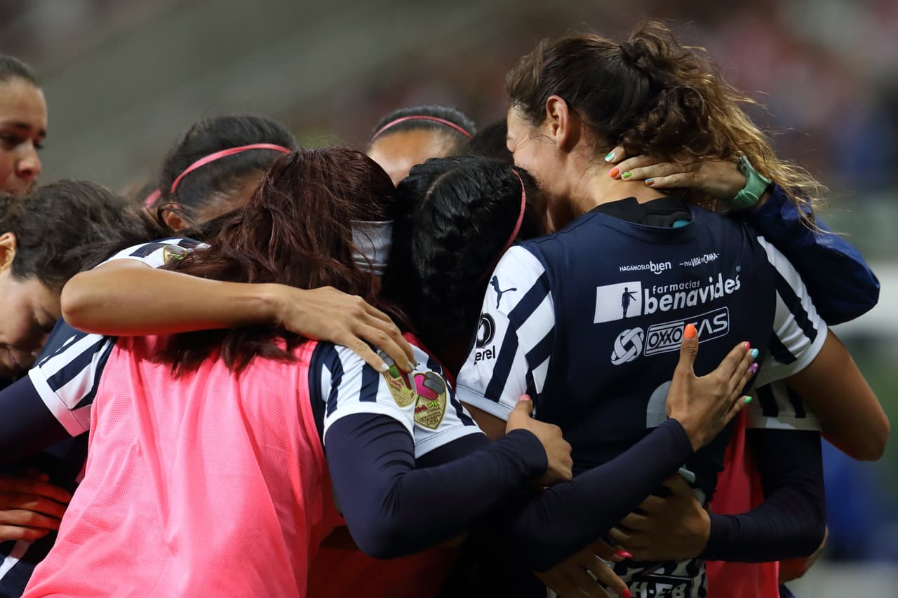 Las Rayadas descontaron al 56’, cuando Rebeca Bernal envió un centro quirúrgico al corazón del área para la llegada de Christina Burkenroad para el 1-1 definitivo. La vuelta s ejuega el lunes en Monterrey.