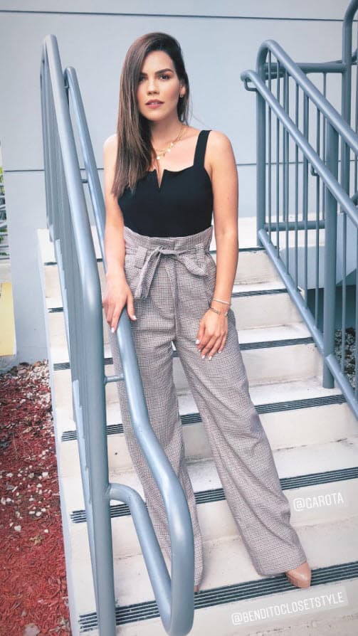 Y reveló que el tipo de pantalón que escogió le gusta porque la hace ver más alta.
