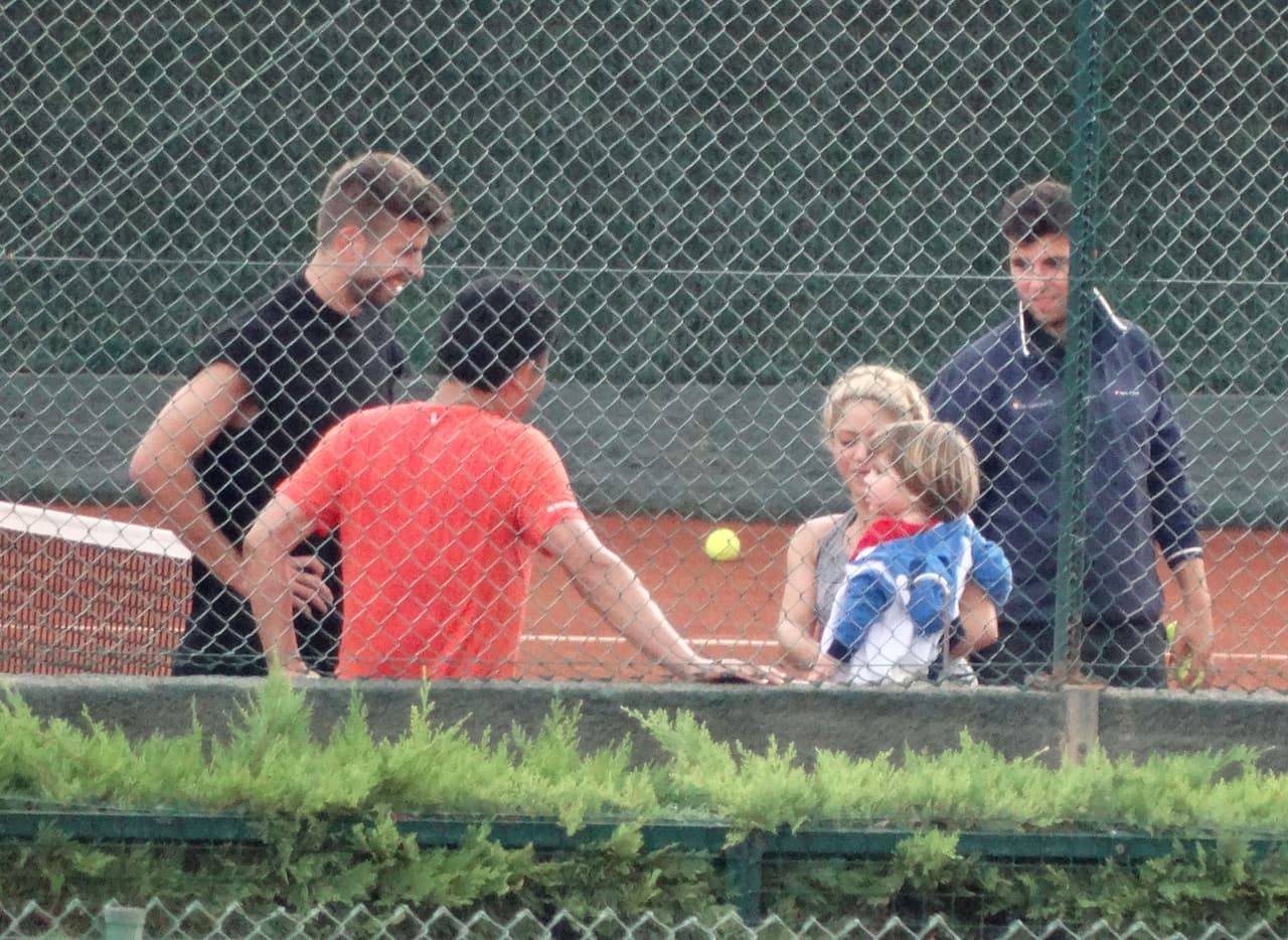 Nos encanta ver la bella familia que han construido Gerard Piqué y Shakira.