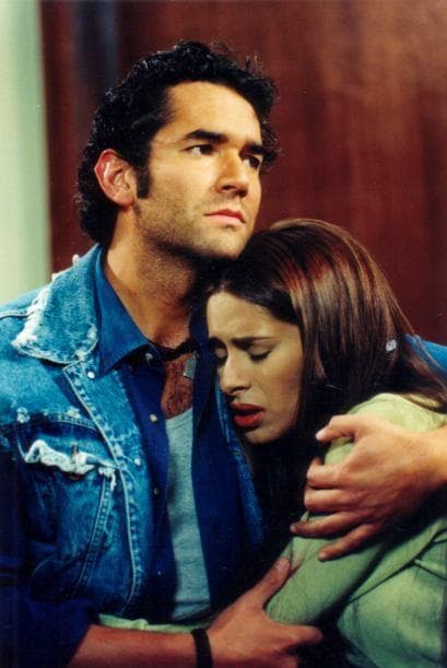 Galilea Montijo compartió créditos con Eduardo Santamarina en 'El precio de tu amor' (año 2000).