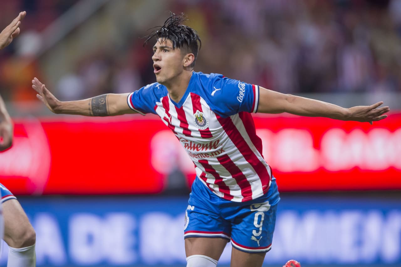 Alan Pulido (55’) anotó para dar la vuelta al partido.