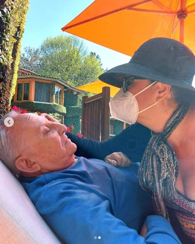 Sobre el proceso legal que lleva acabo en contra de su hijastro no quiso dar detalles, tampoco de
<b>una propiedad que podría estar en disputa.</b>
<br>