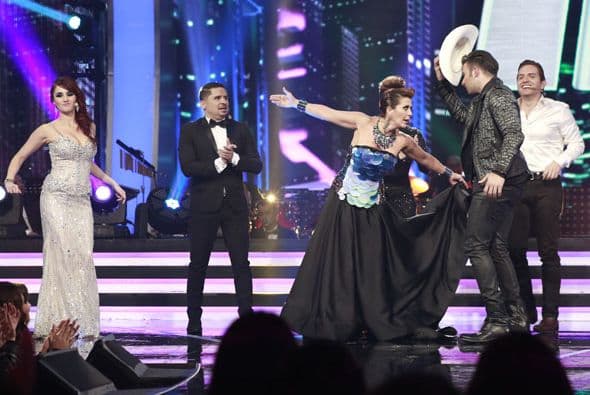 Mira más fotos del baile de los famosos.