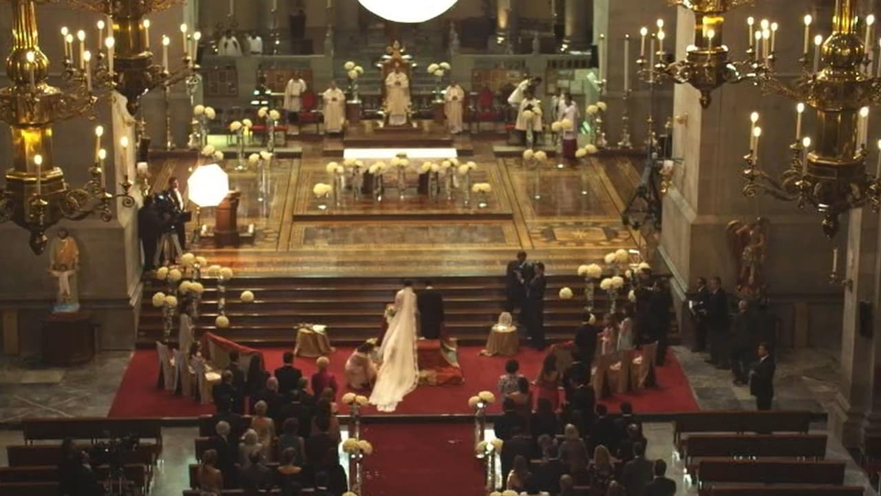 La boda entre Angélica Rivera y Enrique Peña Nieto se llevó a cabo a puerta cerrada y con pocos invitados. Sin embargo, en las imágenes que se distribuyeron a la prensa no se ve el momento cumbre: el del sacramento.
<br>