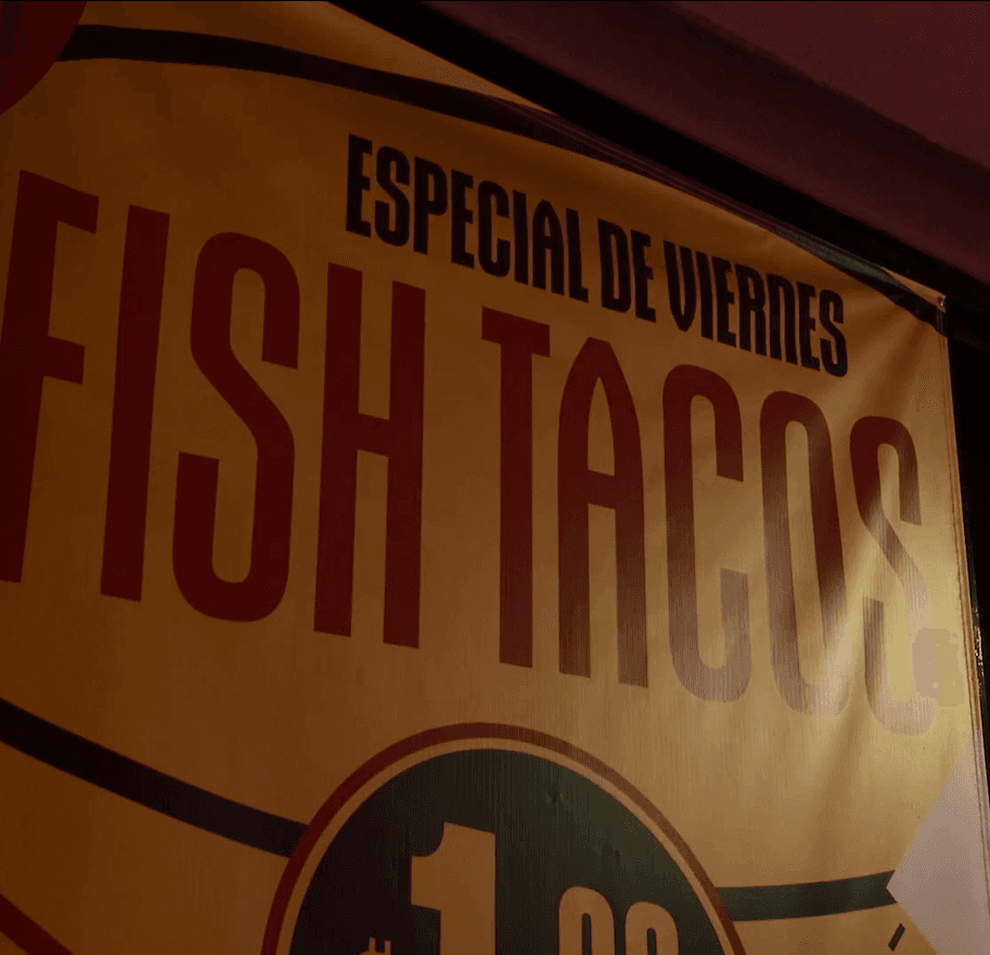 “Voy a llamar a inmigración, no eres legal”: cliente amenazó a empleada de taquería, tras confusión en el menú 