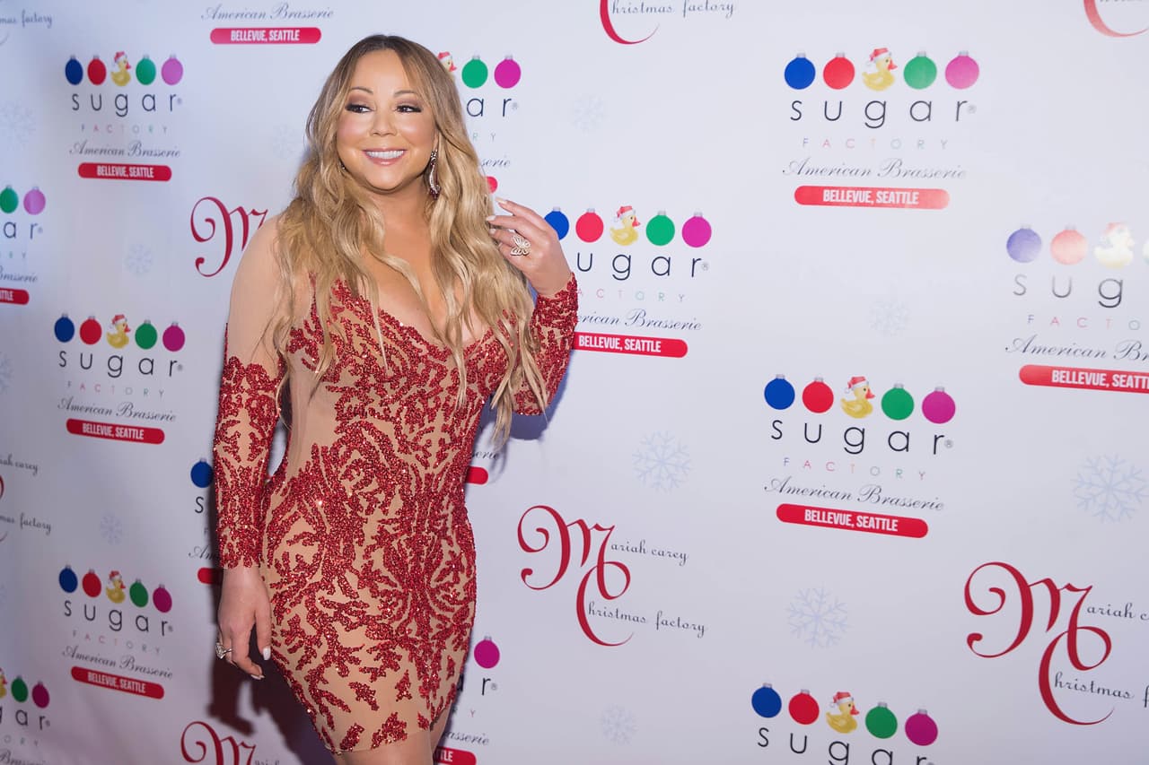 Mariah Carey no se sentía feliz con su apariencia y tomó la decisión de entrar al quirófano. 
<br>