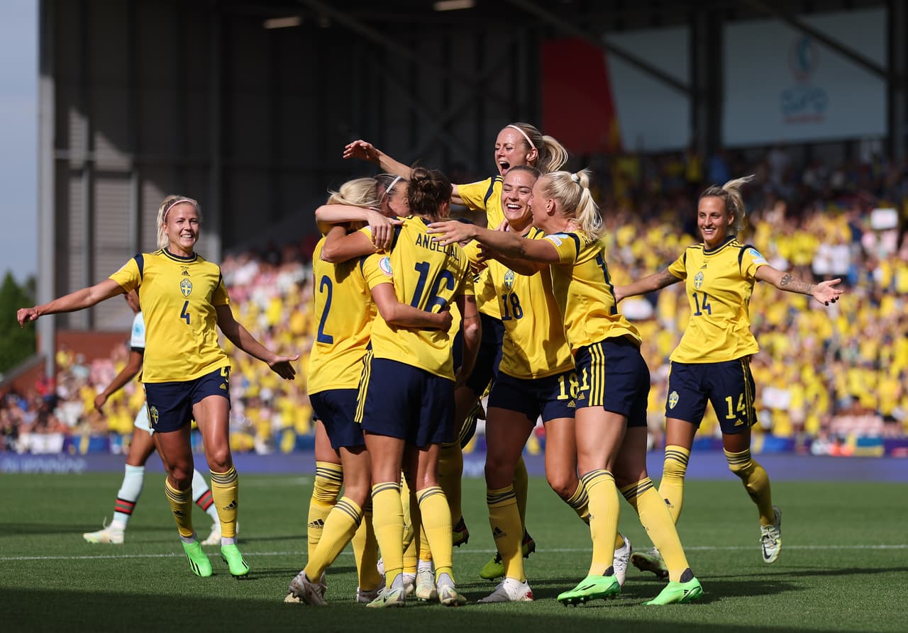 Suecia aplastó 5-0 a Portugal en la Jornada 3 con doblete de Filippa Angeldal, goles de Kosovare Asllani y Stina Blackstenius, y autogol de Carole Costa.