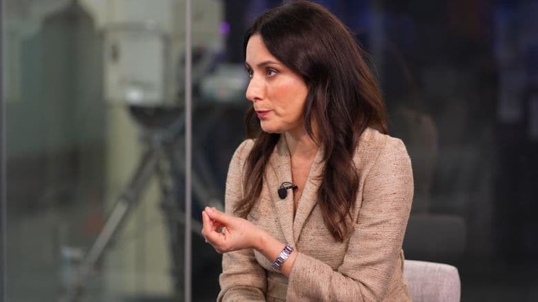Gina Hinojosa, candidata demócrata, detalla su plan para la gobernación de Texas
