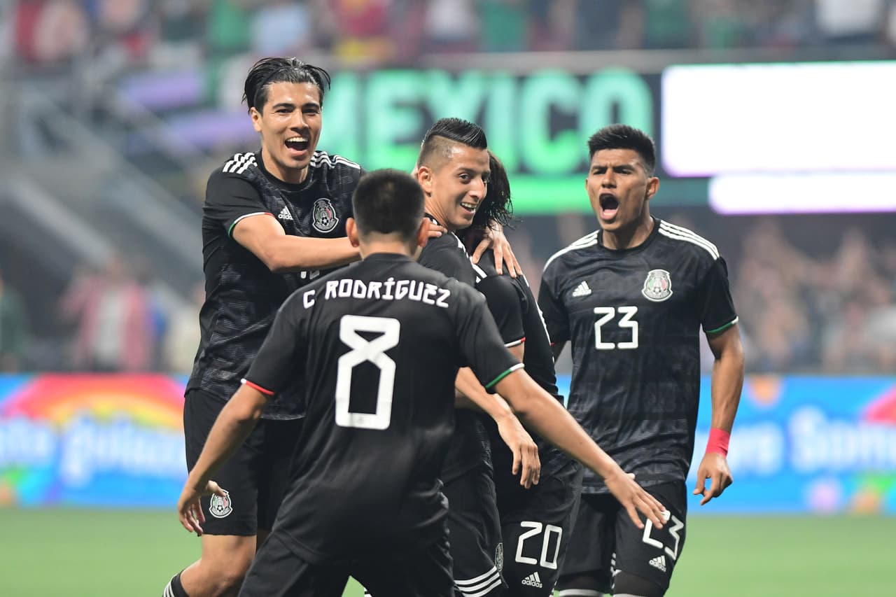 Y de esta manera, a los 32 minutos, el jugador del Cruz Azul puso el 1-1 en el marcador haciendo estallar el graderío de la casa de los Atlanta Falcons.