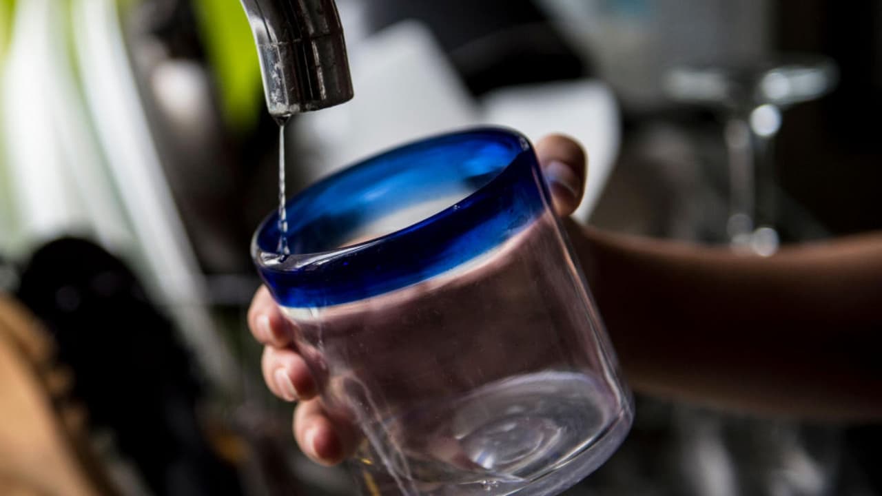 Autoridades descartan presencia de arsénico en agua en edificio de NYCHA en Manhattan