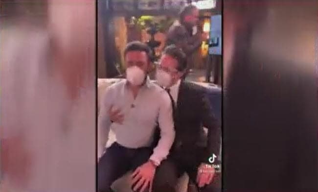 Ante esta ola de señalamientos, Kuno Becker optó por eliminar el video de su cuenta de TikTok y rompió el silencio. 
<br>