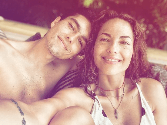 A pesar de que Bárbara reconoció que cometió errores educando a su retoño; en la actualidad, tienen una gran relación madre-hijo, prueba de ello son los diversos viajes que realizan juntos y las fotos que comparten en Instagram.