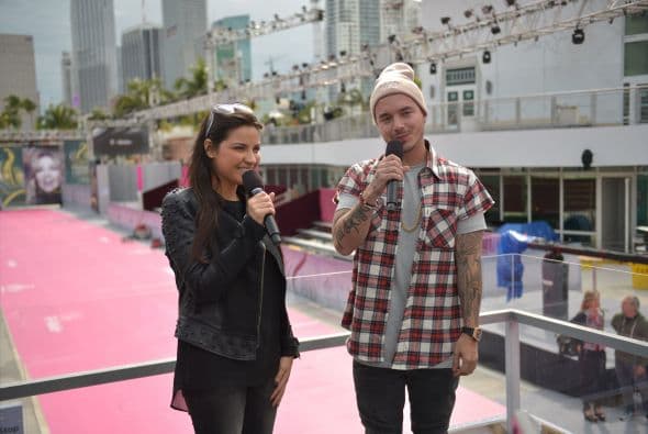 ¡Cuánta concentración! Maite será una de las conductoras de Noche de Estrellas. Y J Balvin tendrá una participación especial.