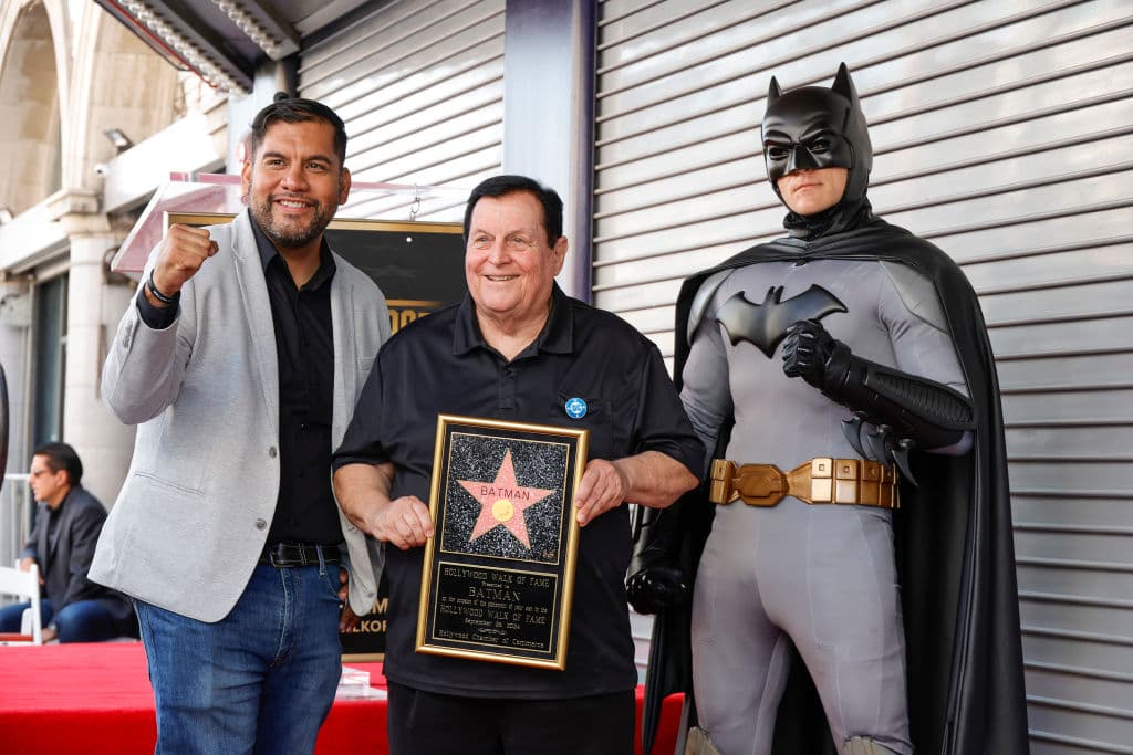 A pesar de los años y la tecnología, Batman ha sabido mantenerse dentro del gusto del público, no solo por ser un símbolo de determinación y coraje, también porque es un ciudadano común que ha sabido brindar justicia. 
<br>