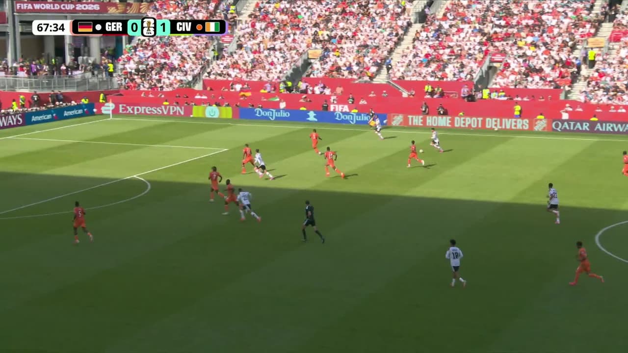¡GOL!  anota para Alemania. Deniz Undav