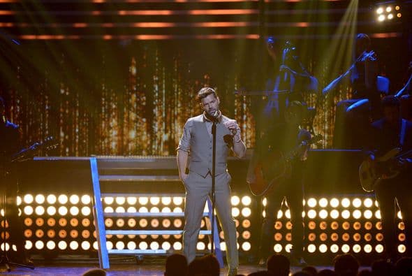 Ricky se entregó el cuerpo y alma sobre el escenario de Premio Lo Nuestro.