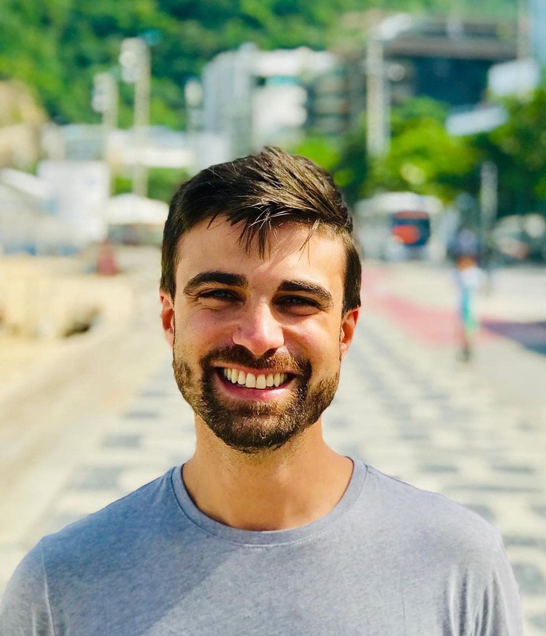 Al pie de esta imagen, el actor escribió: "¡Gracias! Hoy es mi cumpleaños, me gusta mucho cumplir años y entender que el ladino tiempo siempre allí estará para recordarnos que esta vida es un proceso, un camino de evolución y de escolhas constantes".