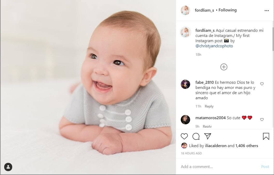 Este jueves 8 de octubre, el pequeño hizo su primera publicación. Junto a una foto en la que se le ve muy sonriente, usando un suetercito gris, se puede leer: "Aquí casual estrenando mi cuenta de Instagram".