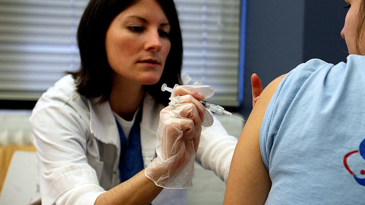 ¿Por qué es tan importante vacunarse contra la influenza? Un experto médico habla al respecto