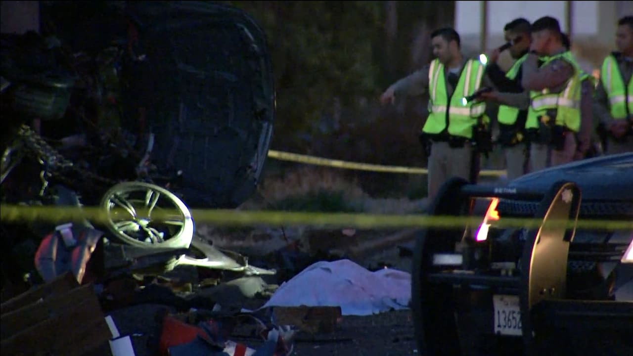 El vehículo perdió el control, viró a la derecha y chocó contra la barandilla de metal y un poste, según el reporte de la Patrulla de Caminos de California.