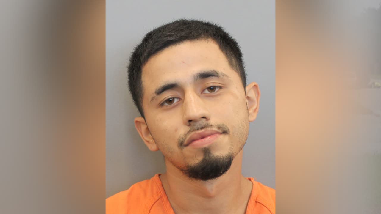 ¿Lo has visto?: Está acusado de disparar y herir a una persona al noreste de Houston