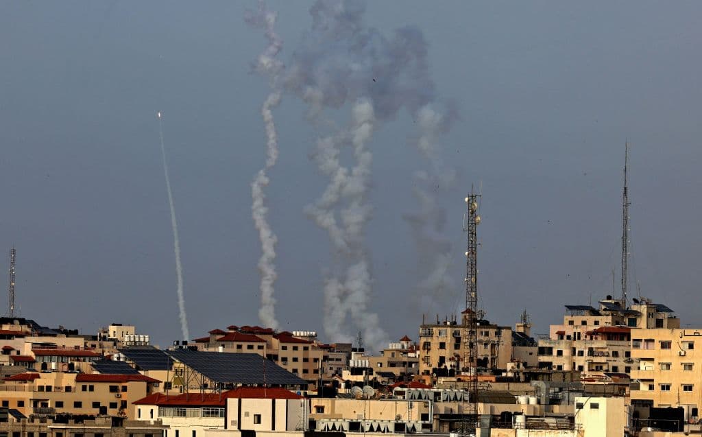 Nueve niños entre los 20 muertos que dejan bombardeos de Israel en Gaza, informan autoridades palestinas