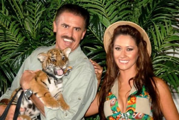 De vez en cuando disfruta de la naturaleza y la naturaleza goza con ella. Sus inicios en Sábado Gigante fueron junto a Ron Magil.