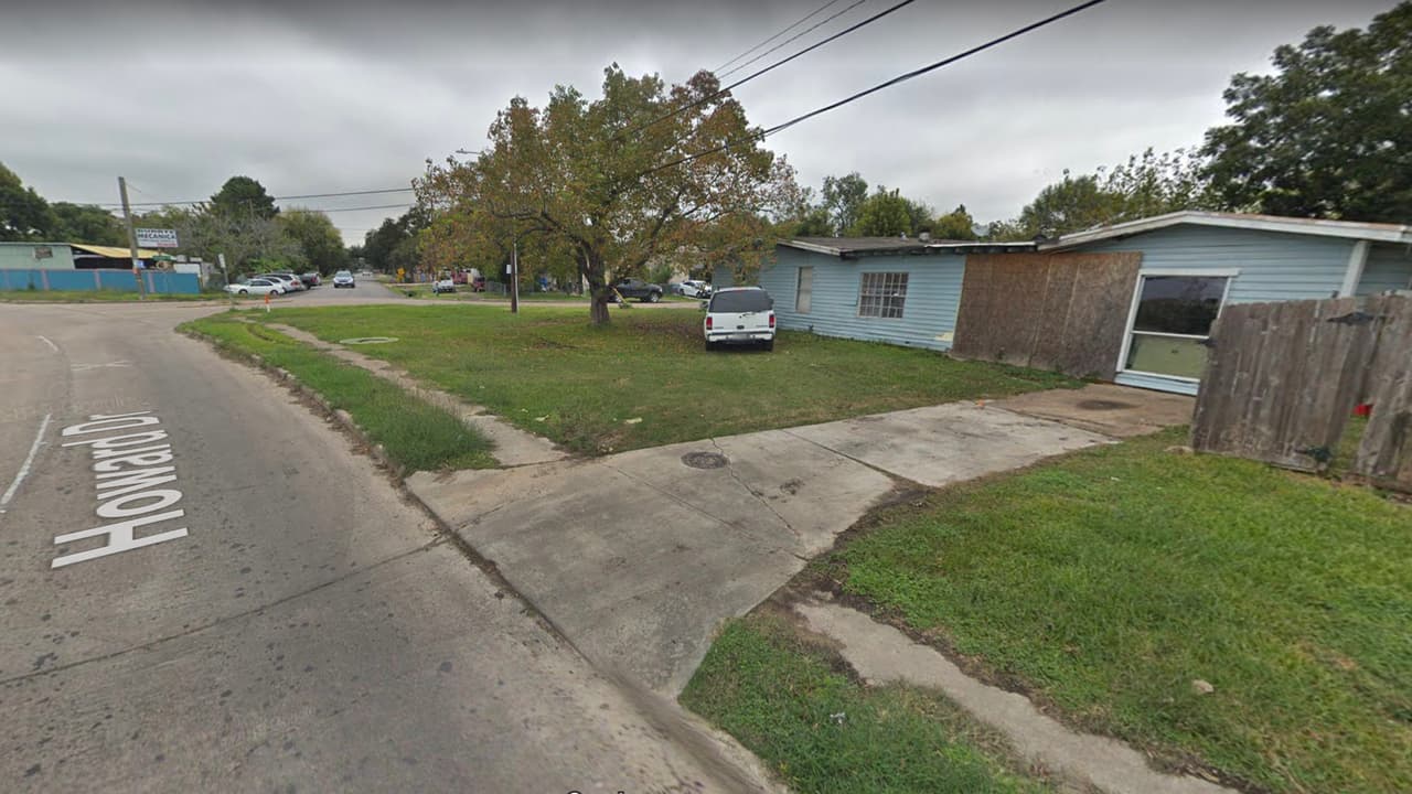 Fuentes asegura que esta no es la primera vez que ocurre un accidente de este tipo en esta parte de la vía y todo se debe a una curva muy aguda.