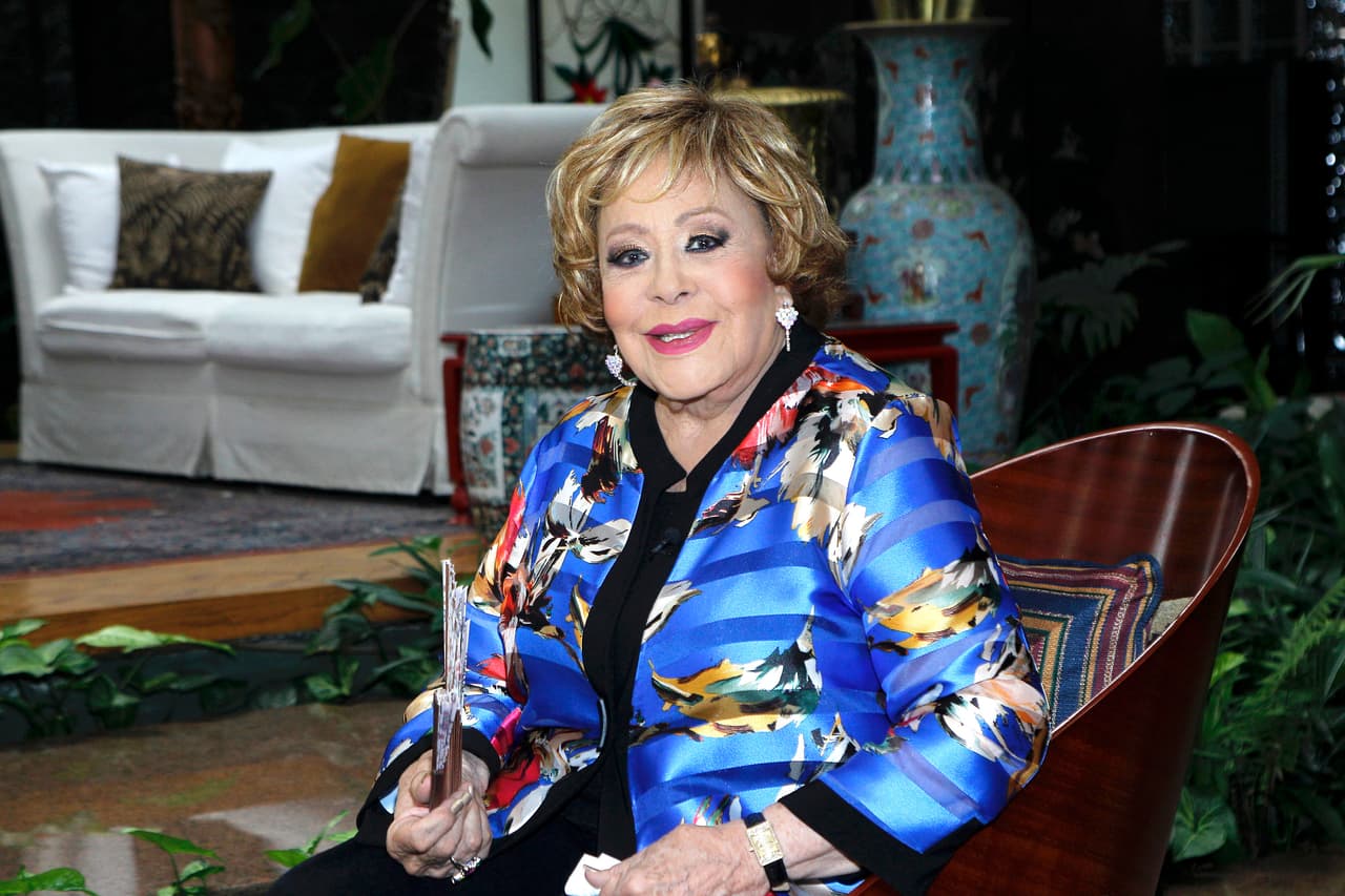 En 2019 fue narradora de la serie biográfica sobre su vida 'Silvia Pinal, frente a ti', producida por Carla Estrada y en la que es interpretada por Itatí Cantoral.