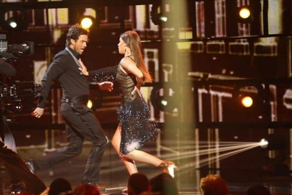 Mariana y el actor Mane de la Parra encendieron la pista de Nuestra Belleza Latina con un tango muy explosivo. Y hasta como que hubo un besito por ahí. Mariana, ¿tú como que quieres besarte con todos los galenes que pisan NBL?