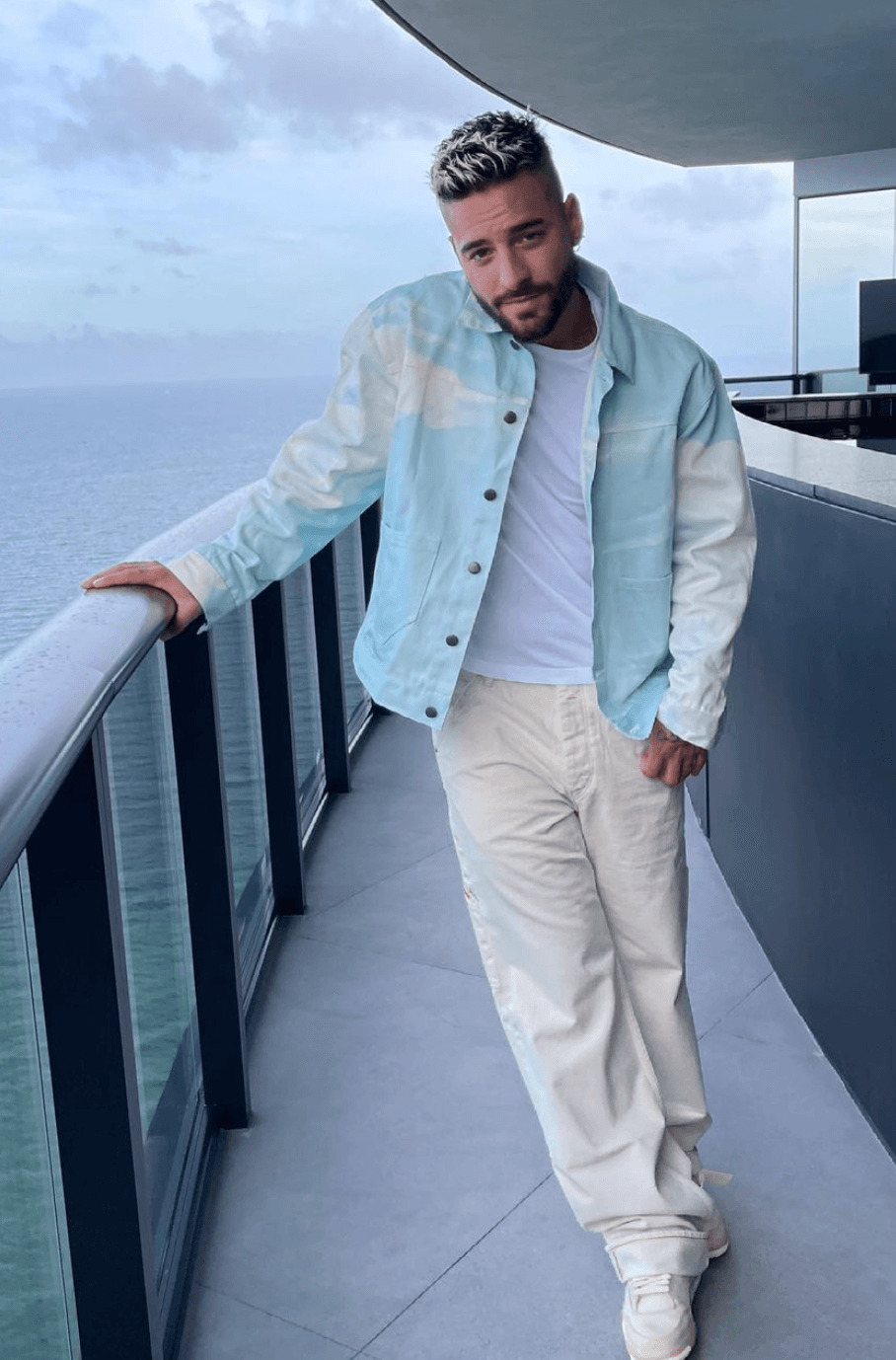 El reguetonero también ha hecho negocios con finca raíz, a través de su empresa Royalty World Inc, inyectando mas de US$50 millones en proyectos en la zona franca Cubika Caribe en Cartagena, Colombia, y la plataforma La Haus.