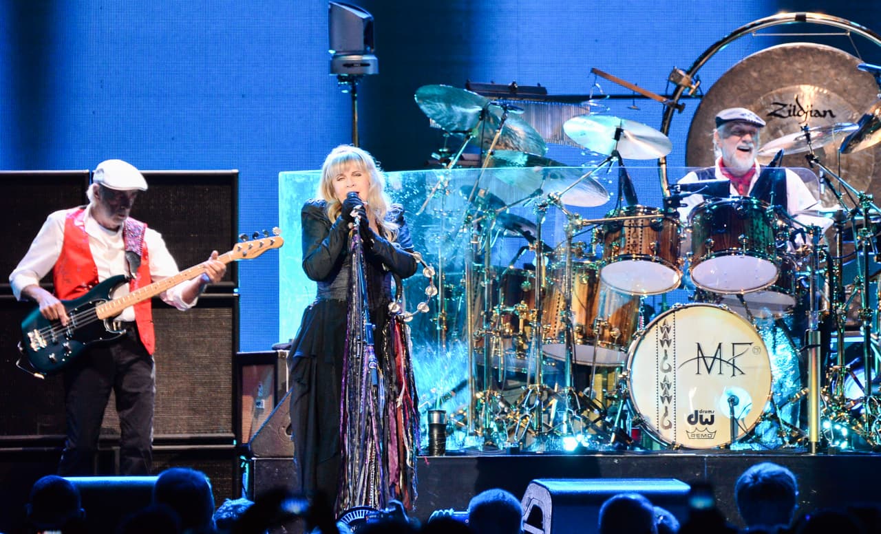 WILL FLEETWOOD MAC RECORD AND TOUR WITHOUT STEVIE NICKS?
